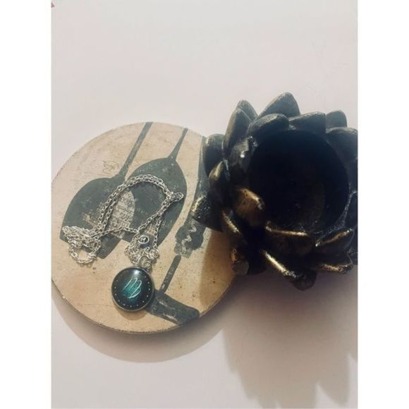 Virgo GLOW IN THE DARK GREEN ZODIAC STAR SIGN HOROSCOPE NECKLACE - Picture 2 of 11